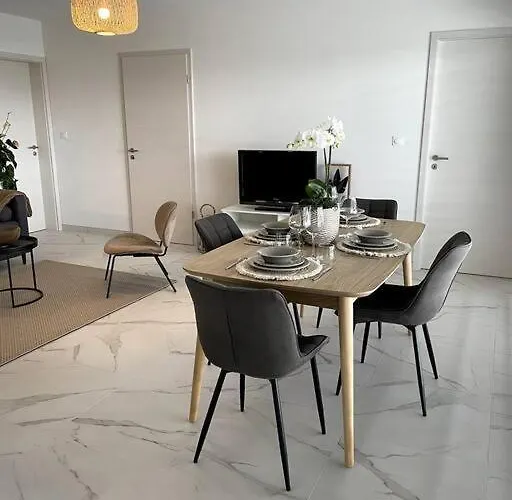 Magnifique A La Frontiere Suisse * Saint-Louis (Haut-Rhin)