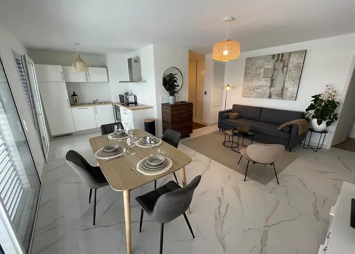 Magnifique A La Frontiere Suisse Apartamento *